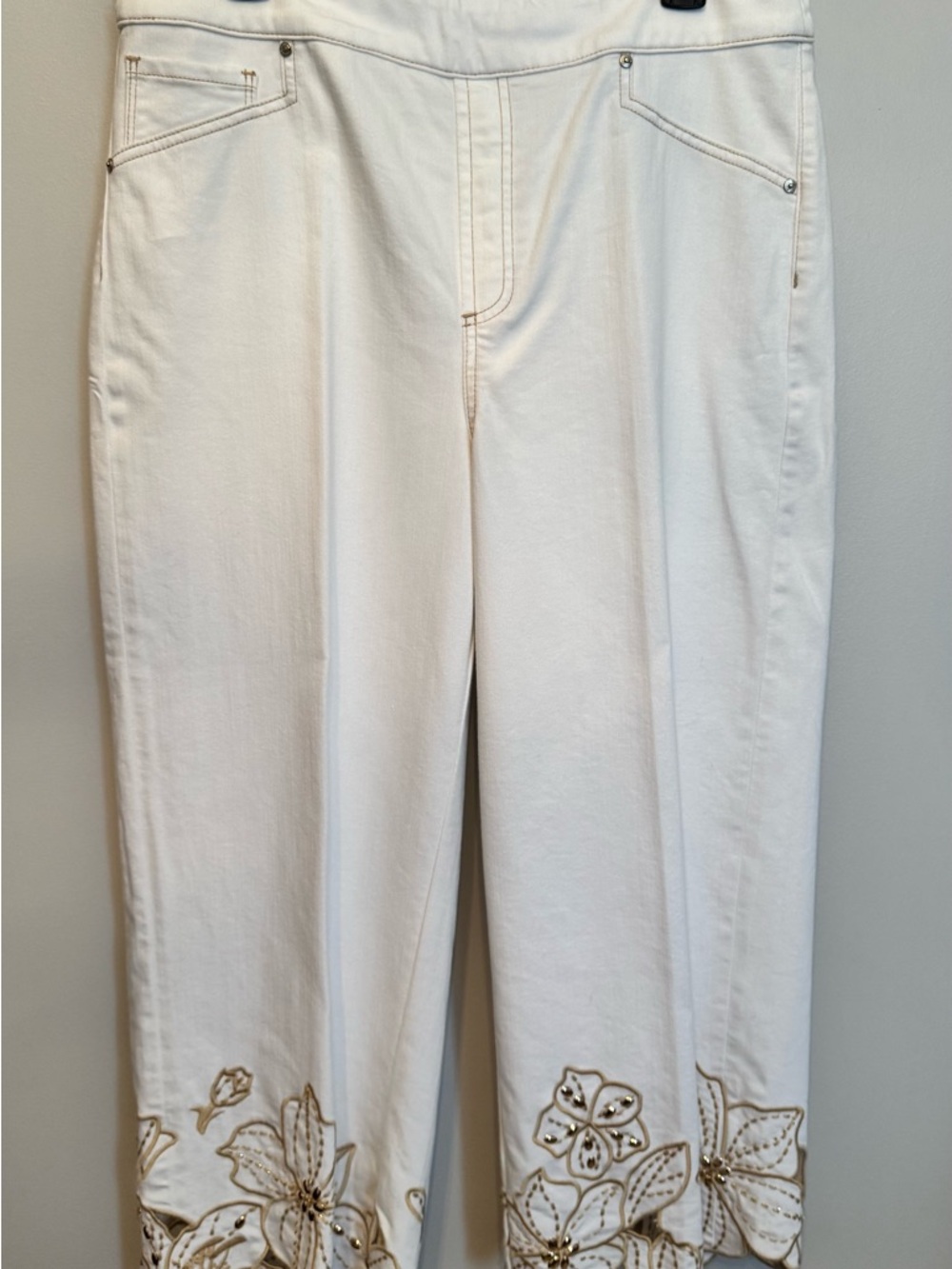 Chico's Cream Pull-On Wide Leg Crop Pants size 2(L)